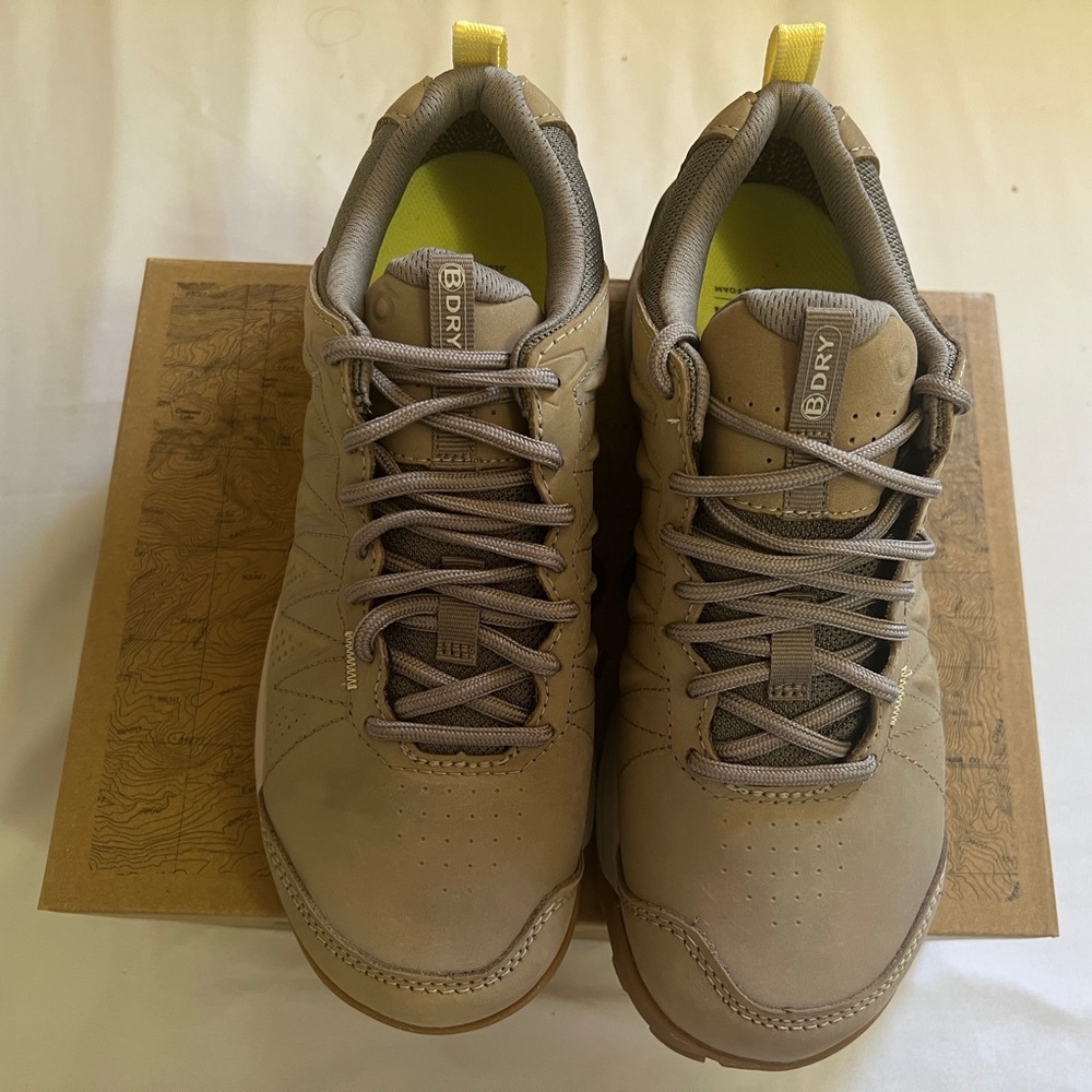 NWT / Oboz Sypes Low Leather B-Dry Waterproof Women’s Hiking Boots 7 Reg Gravel
